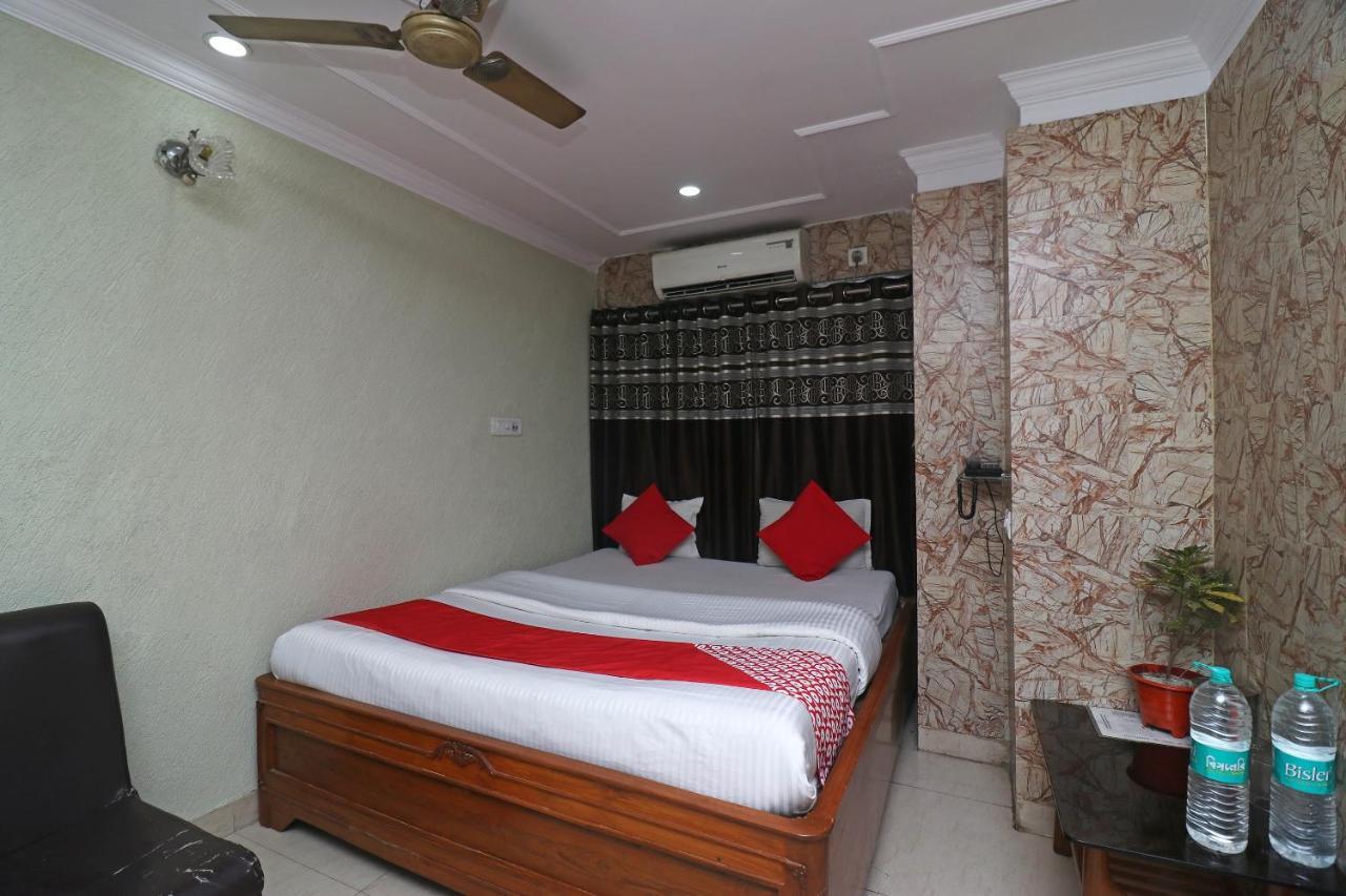 Oyo Flagship 16209 Hotel Ambar Palace Bara Bazar Bagian luar foto
